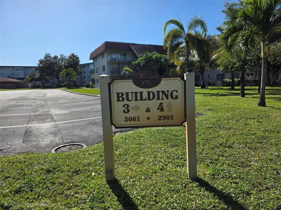 For Sale: $80,000 (2 beds, 2 baths, 920 Square Feet)