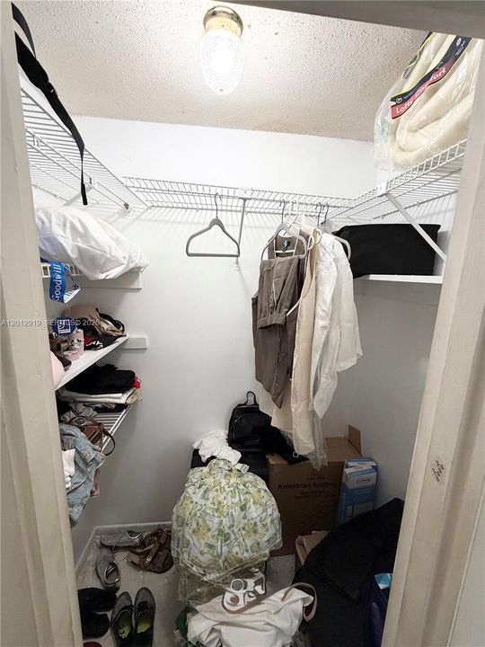 For Sale: $80,000 (2 beds, 2 baths, 920 Square Feet)