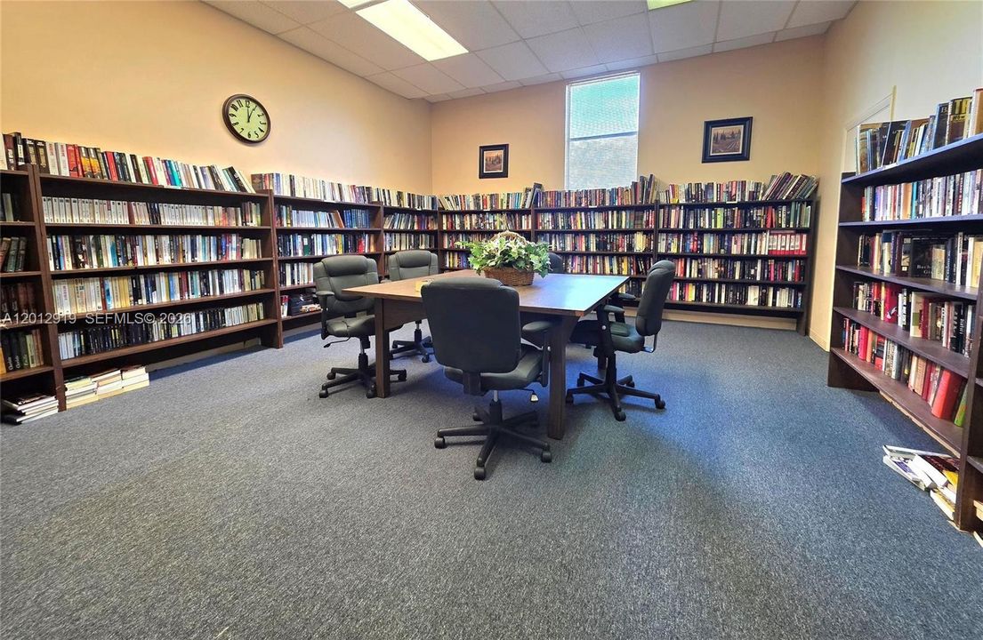 For Sale: $80,000 (2 beds, 2 baths, 920 Square Feet)