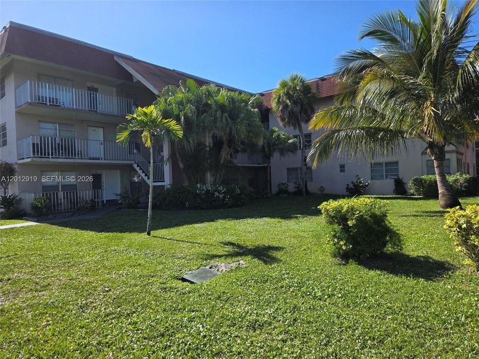 For Sale: $80,000 (2 beds, 2 baths, 920 Square Feet)