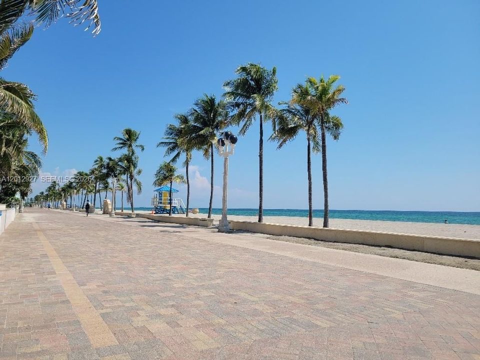 Active With Contract: $258,000 (0 beds, 1 baths, 408 Square Feet)