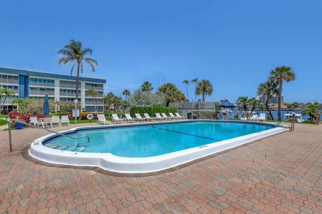 GUEST POOL