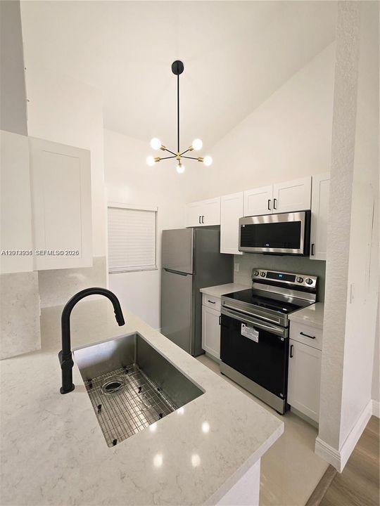 Active With Contract: $2,250 (2 beds, 2 baths, 992 Square Feet)