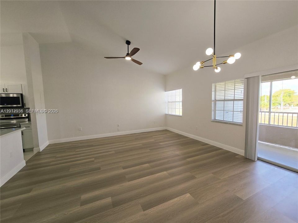 Active With Contract: $2,250 (2 beds, 2 baths, 992 Square Feet)
