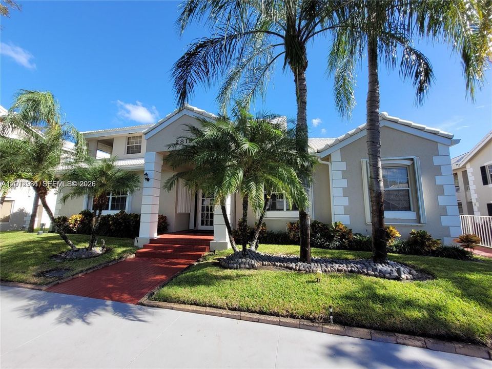 Active With Contract: $2,250 (2 beds, 2 baths, 992 Square Feet)