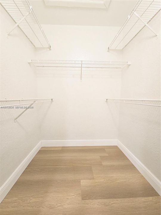 Active With Contract: $2,250 (2 beds, 2 baths, 992 Square Feet)