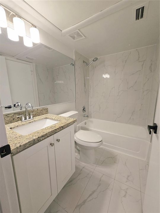 Active With Contract: $2,250 (2 beds, 2 baths, 992 Square Feet)