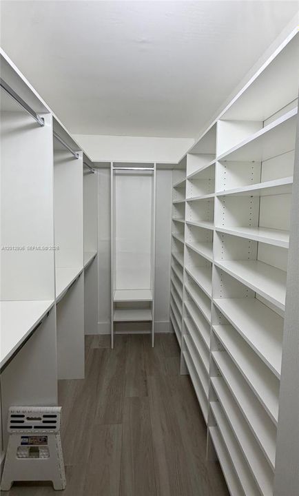 合同活跃: $2,350 (2 贝兹, 2 浴室, 820 平方英尺)