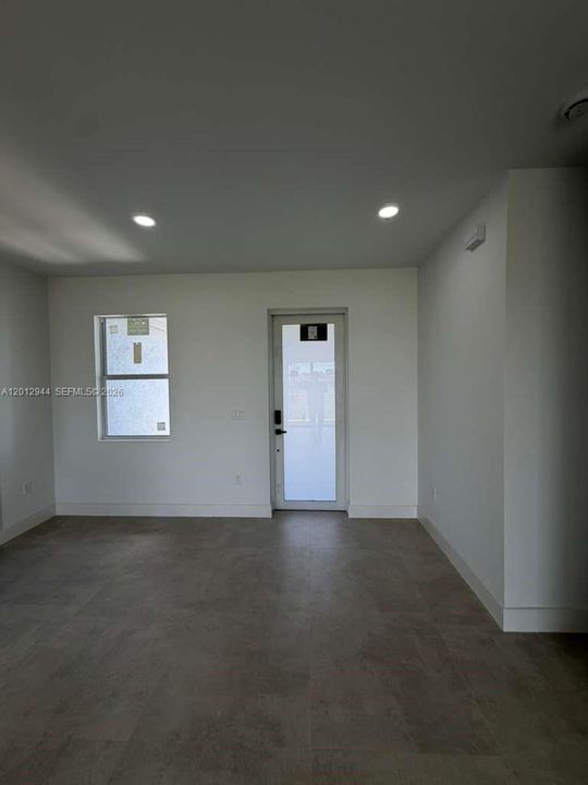 En Venta: $360,000 (3 camas, 2 baños, 1750 Pies cuadrados)
