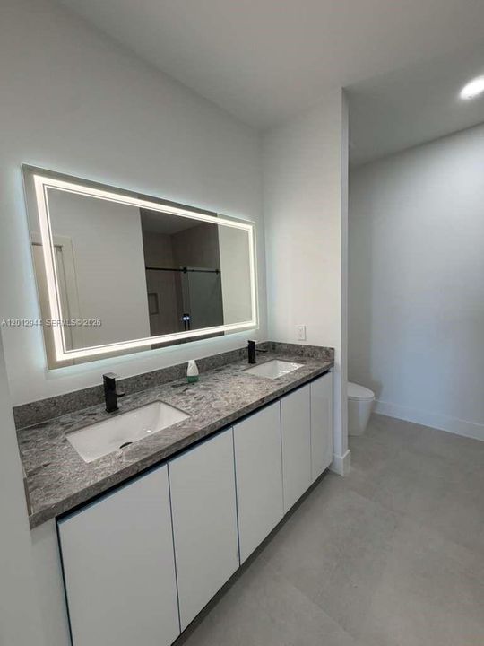 En Venta: $360,000 (3 camas, 2 baños, 1750 Pies cuadrados)