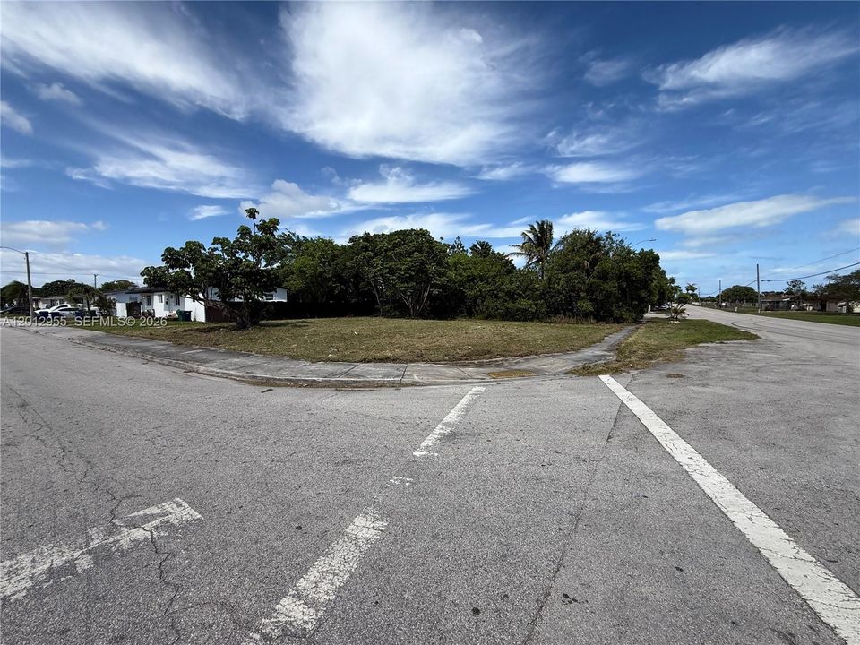 Activo con contrato: $235,000 (0.20 acres)