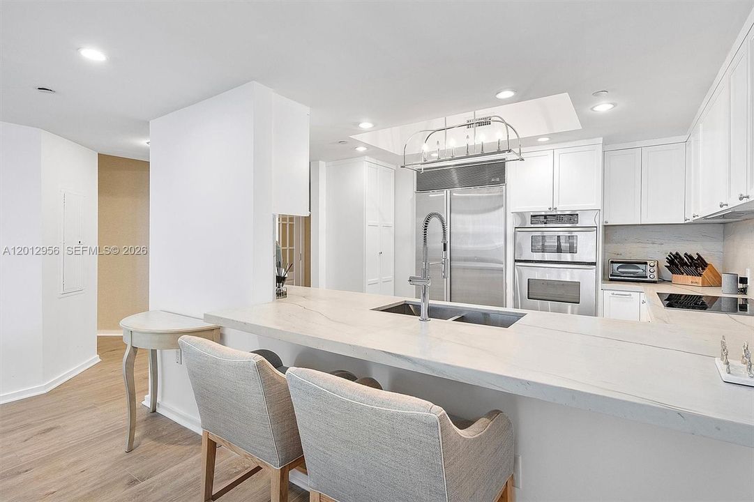 For Sale: $1,670,000 (2 beds, 2 baths, 1614 Square Feet)