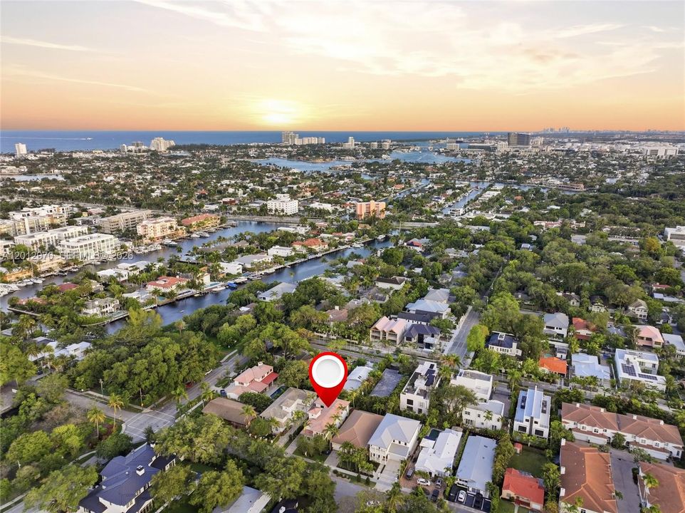 Недавно продано: $2,387,500 (4 спален, 4 ванн, 3515 Квадратных фут)