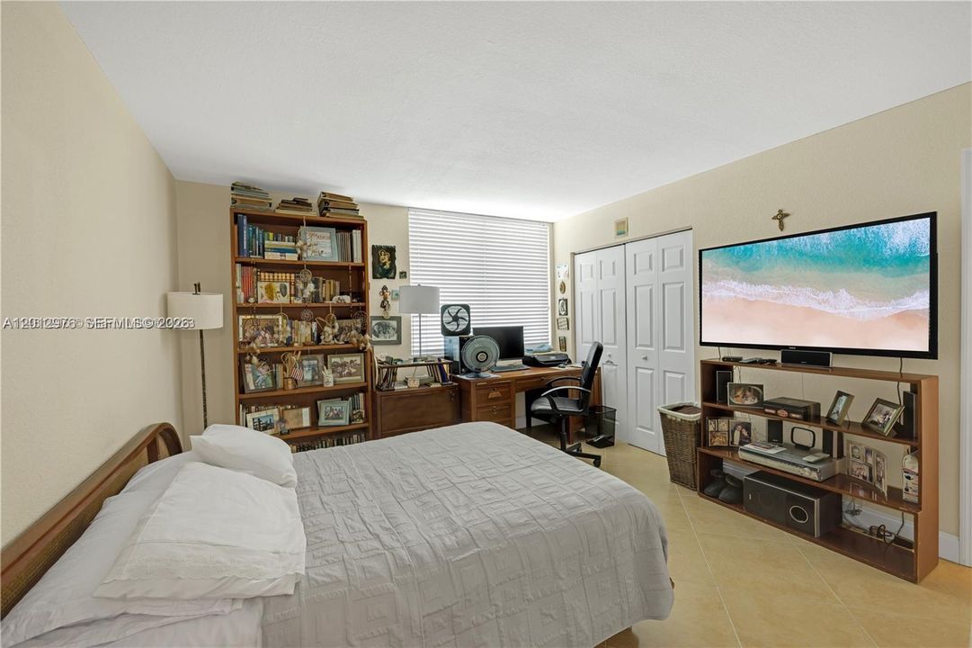 For Sale: $425,000 (3 beds, 2 baths, 1280 Square Feet)
