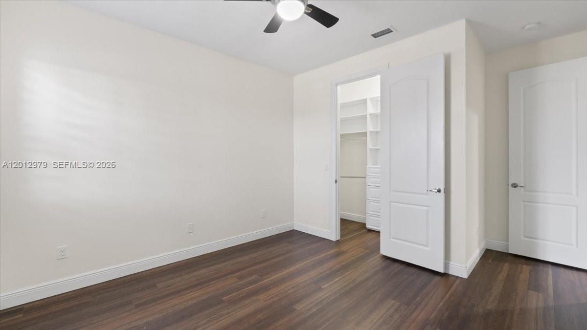 В аренду: $8,300 (5 спален, 4 ванн, 4176 Квадратных фут)