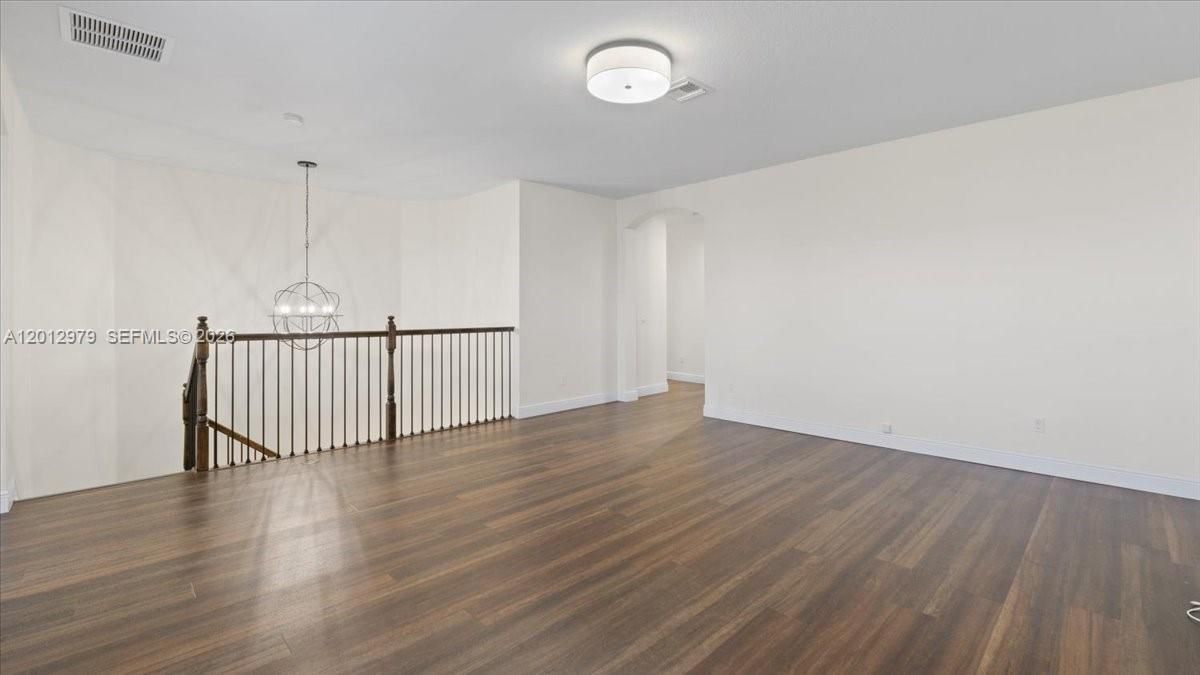 В аренду: $8,300 (5 спален, 4 ванн, 4176 Квадратных фут)