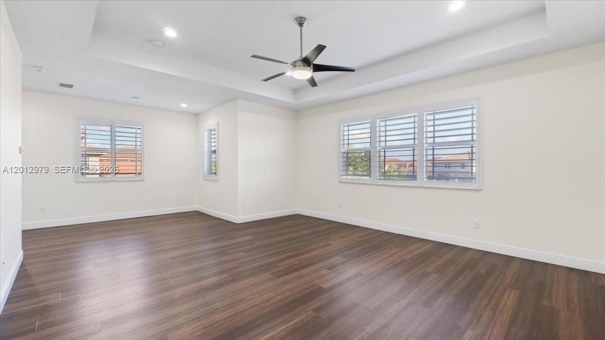 В аренду: $8,300 (5 спален, 4 ванн, 4176 Квадратных фут)