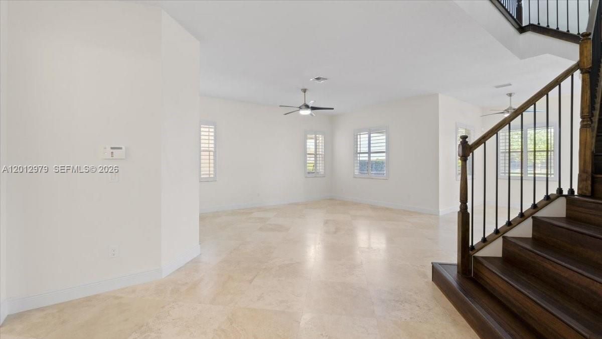 В аренду: $8,300 (5 спален, 4 ванн, 4176 Квадратных фут)