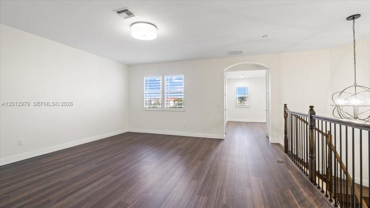 В аренду: $8,300 (5 спален, 4 ванн, 4176 Квадратных фут)