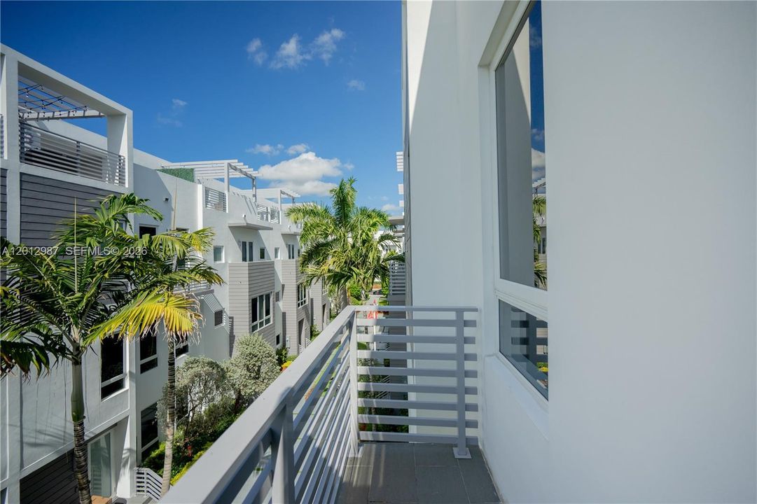 For Sale: $847,900 (4 beds, 3 baths, 2335 Square Feet)