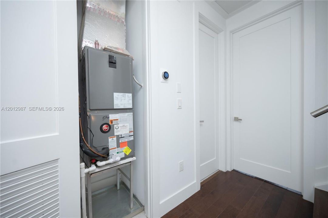 For Sale: $847,900 (4 beds, 3 baths, 2335 Square Feet)