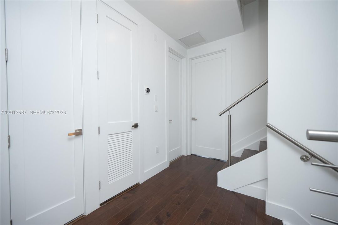 For Sale: $847,900 (4 beds, 3 baths, 2335 Square Feet)