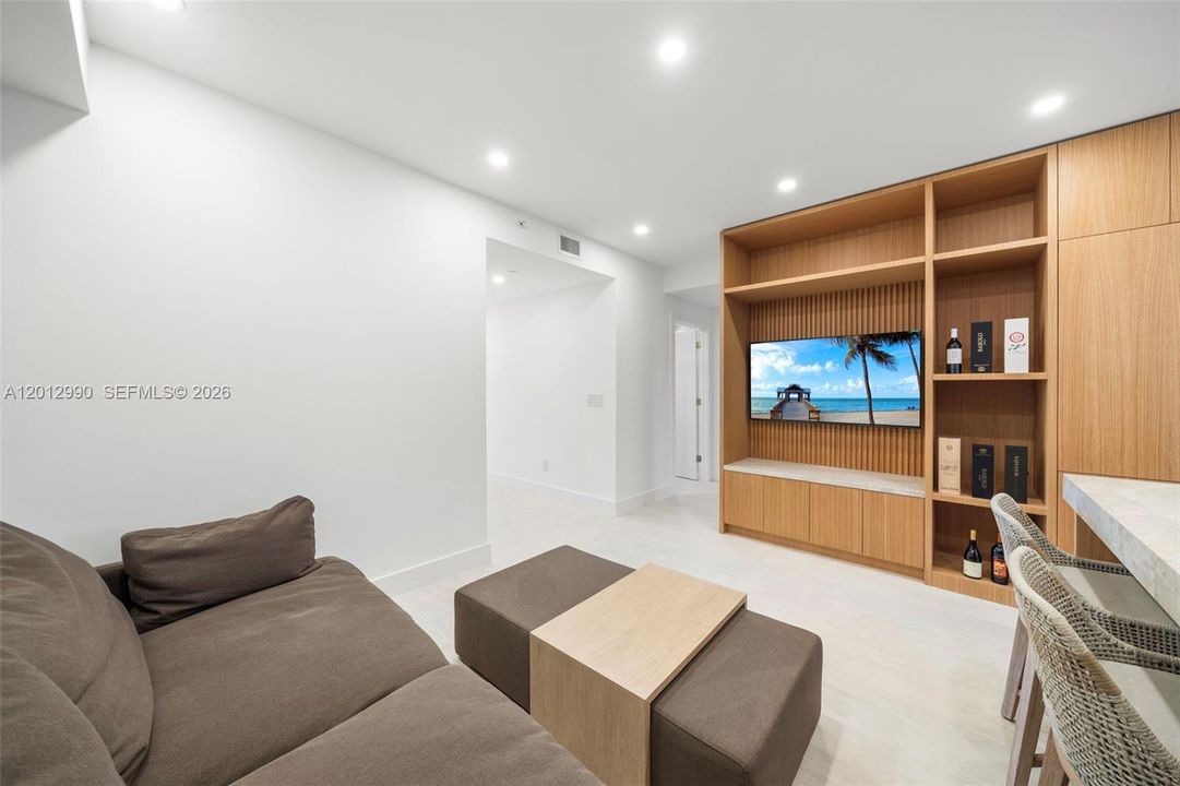 В аренду: $12,000 (2 спален, 2 ванн, 1700 Квадратных фут)