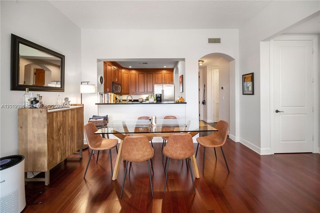 For Rent: $4,500 (2 beds, 2 baths, 1262 Square Feet)