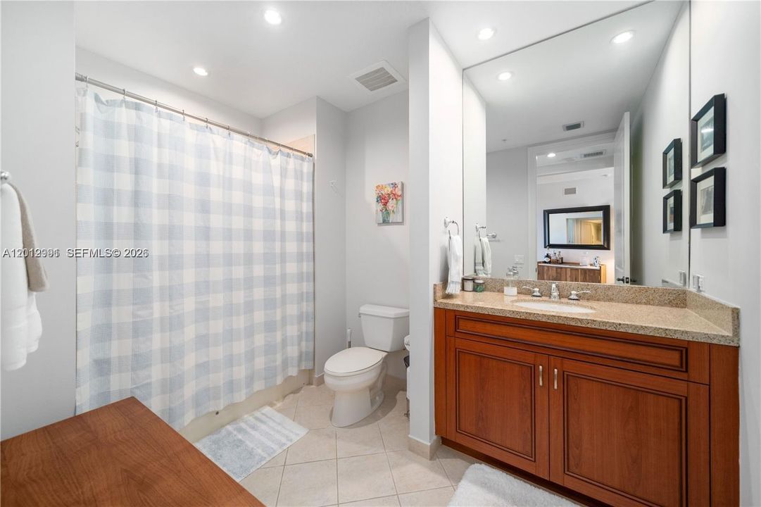 For Rent: $4,500 (2 beds, 2 baths, 1262 Square Feet)