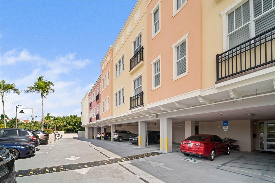 For Rent: $4,500 (2 beds, 2 baths, 1262 Square Feet)