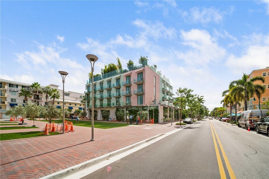 For Rent: $4,500 (2 beds, 2 baths, 1262 Square Feet)