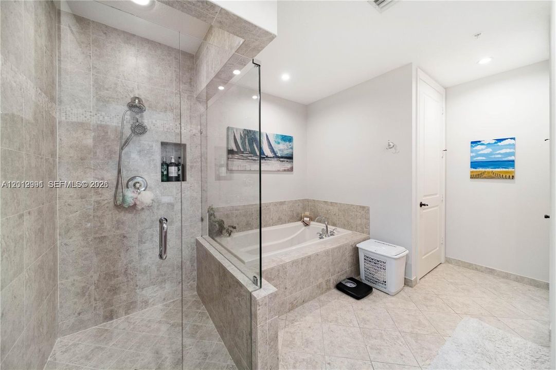 For Rent: $4,500 (2 beds, 2 baths, 1262 Square Feet)