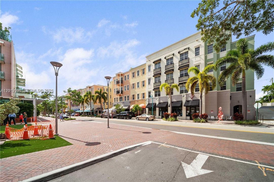 For Rent: $4,500 (2 beds, 2 baths, 1262 Square Feet)