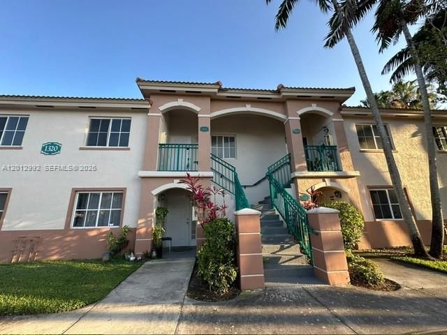 En Venta: $200,000 (2 camas, 2 baños, 815 Pies cuadrados)