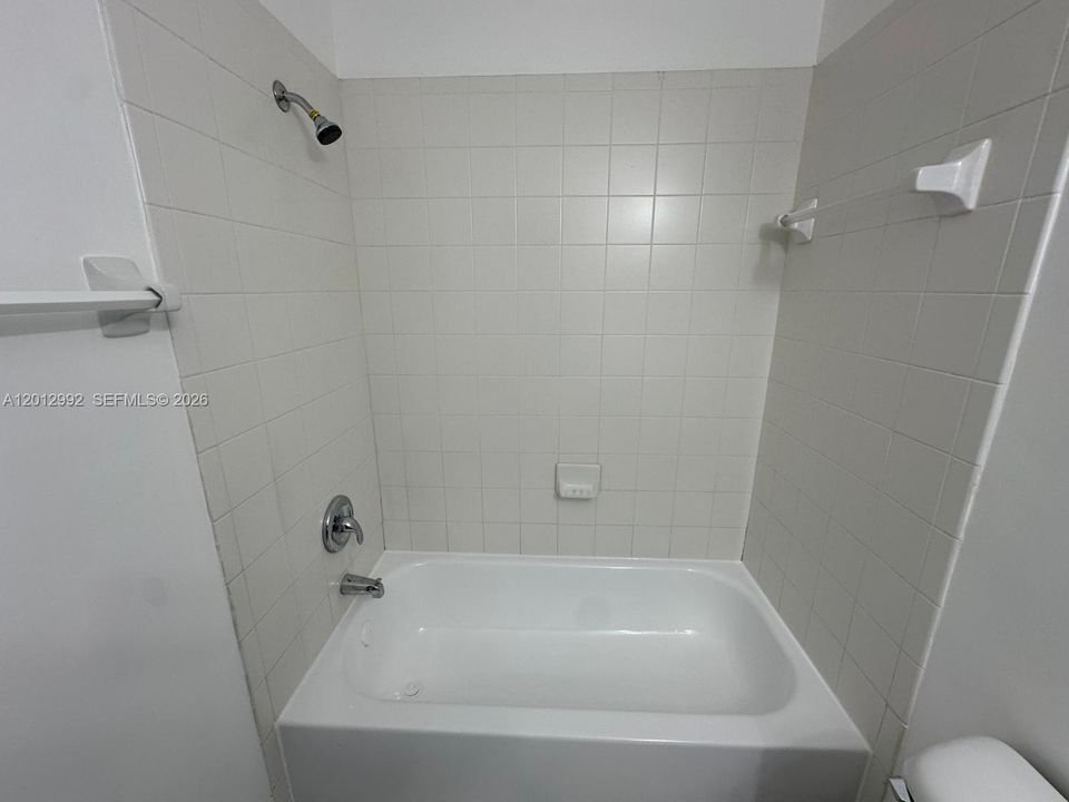 En Venta: $200,000 (2 camas, 2 baños, 815 Pies cuadrados)