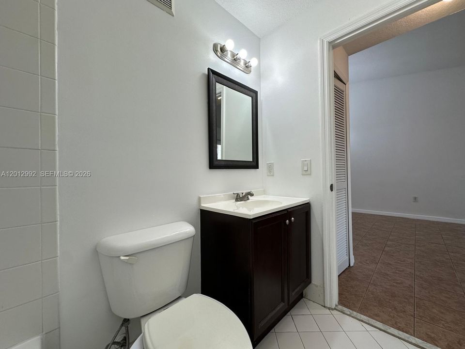 En Venta: $200,000 (2 camas, 2 baños, 815 Pies cuadrados)