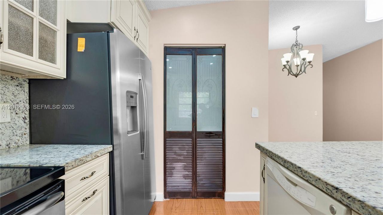 En Venta: $425,000 (3 camas, 2 baños, 1050 Pies cuadrados)