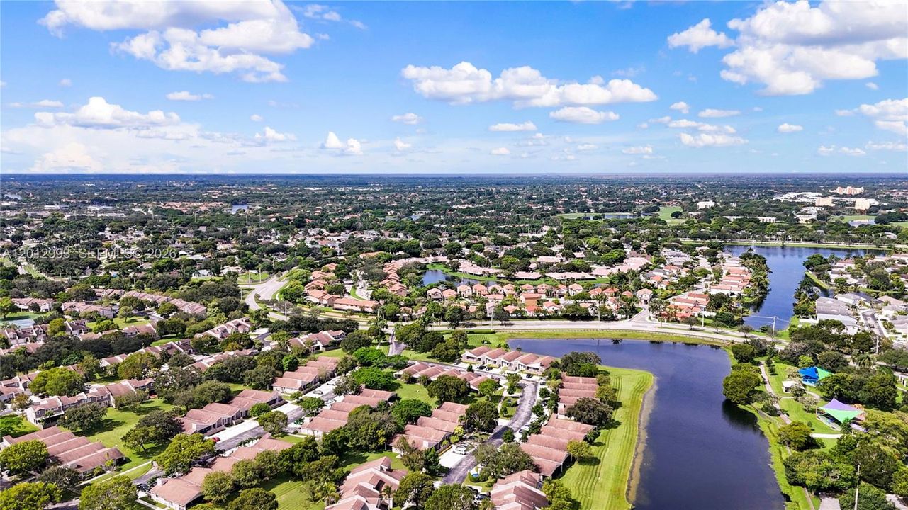En Venta: $425,000 (3 camas, 2 baños, 1050 Pies cuadrados)
