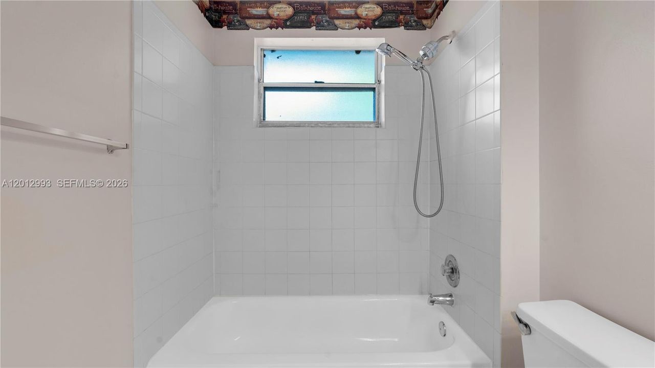 En Venta: $425,000 (3 camas, 2 baños, 1050 Pies cuadrados)