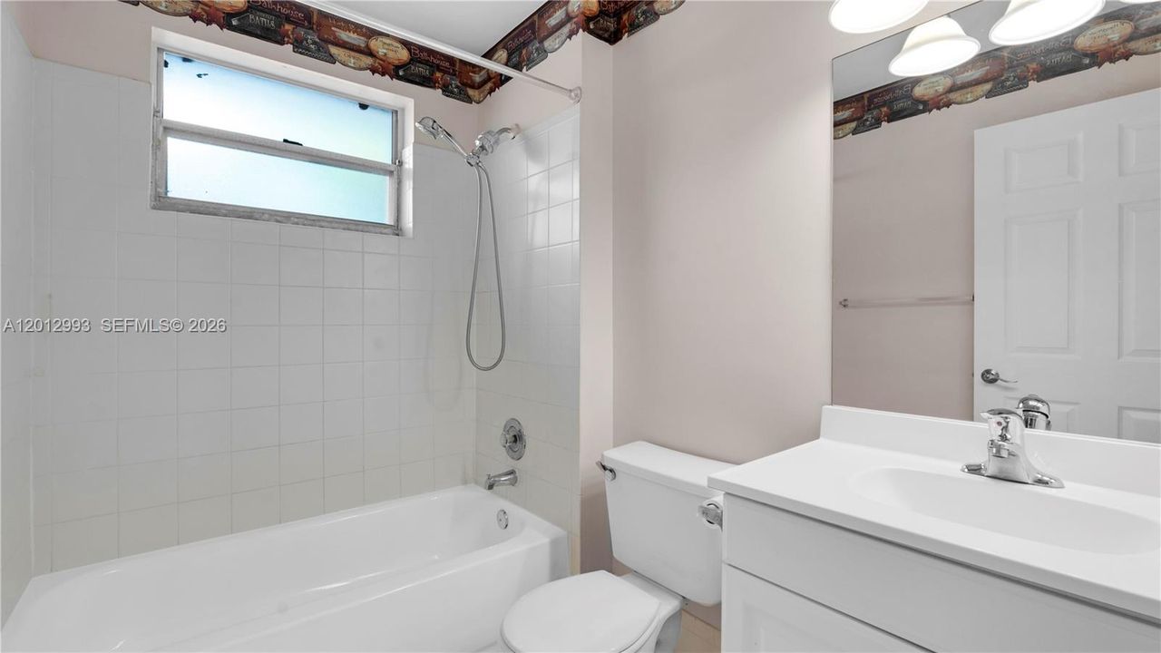En Venta: $425,000 (3 camas, 2 baños, 1050 Pies cuadrados)