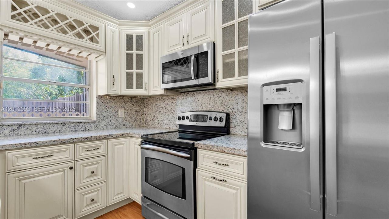 En Venta: $425,000 (3 camas, 2 baños, 1050 Pies cuadrados)