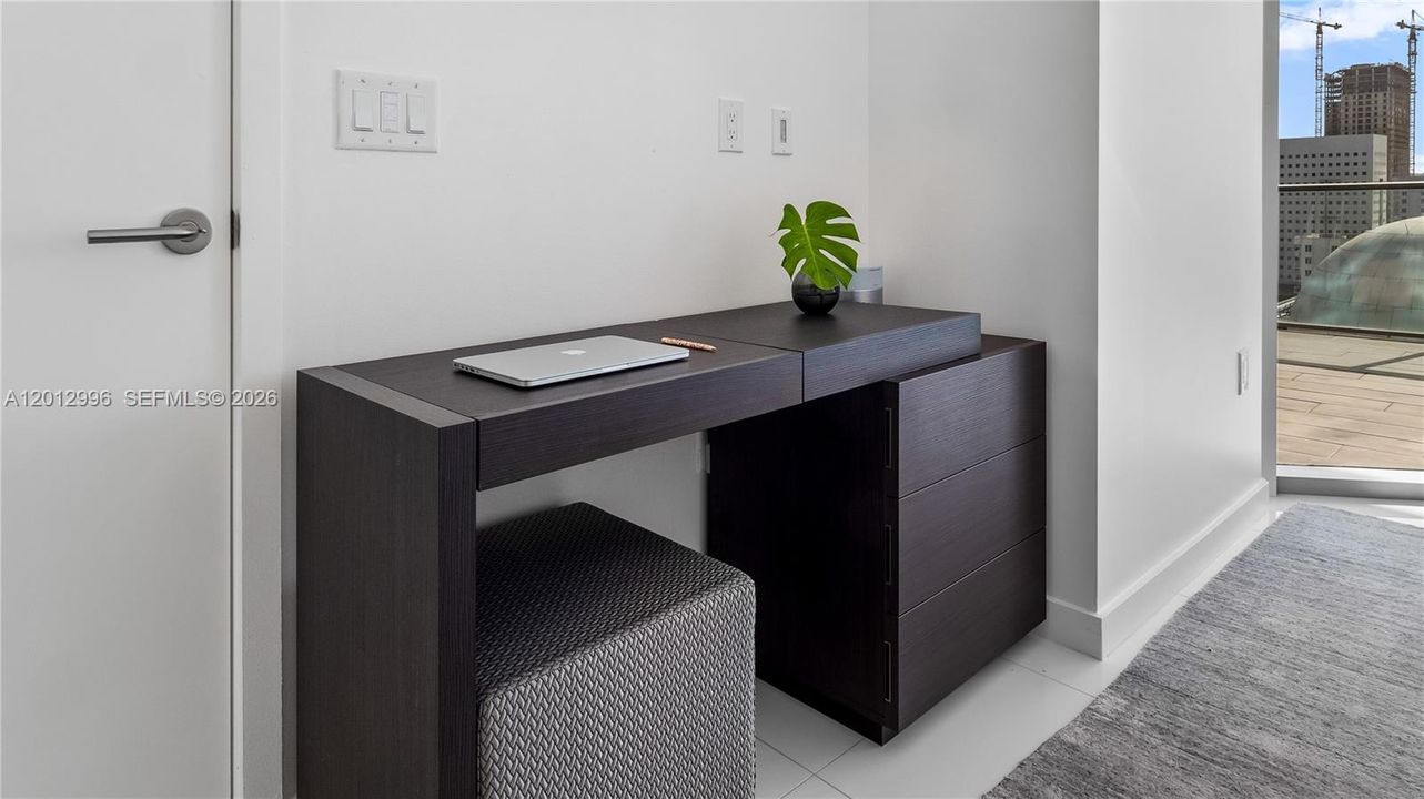 En Venta: $675,000 (1 camas, 2 baños, 1173 Pies cuadrados)