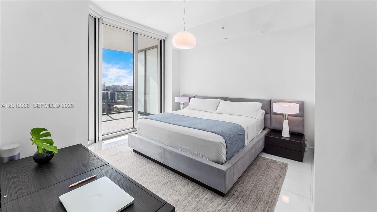 En Venta: $675,000 (1 camas, 2 baños, 1173 Pies cuadrados)