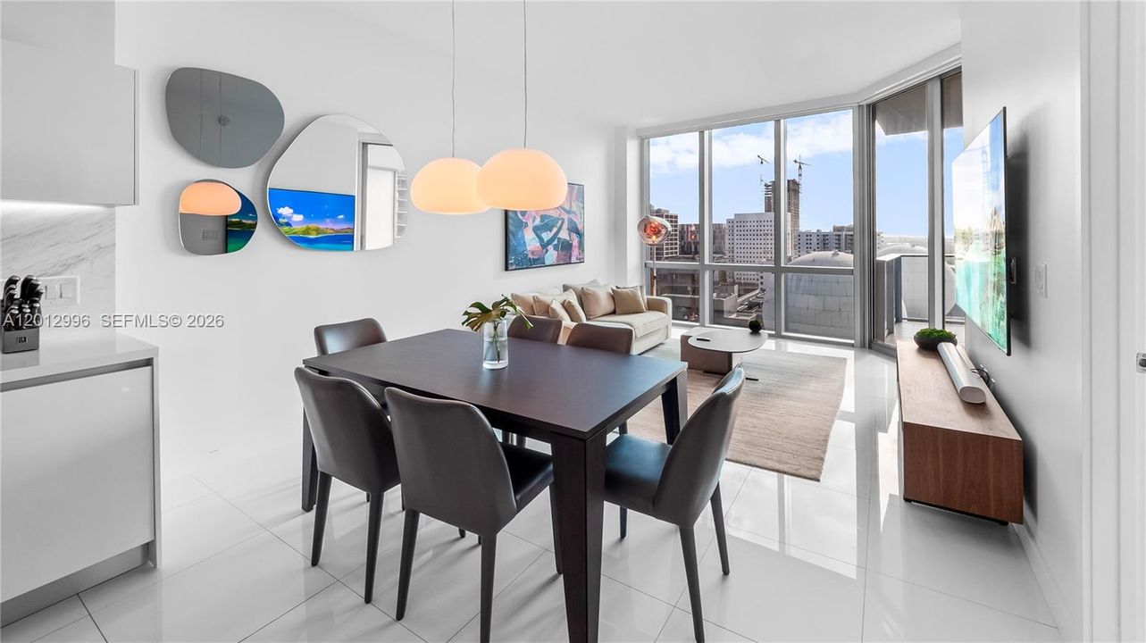 En Venta: $675,000 (1 camas, 2 baños, 1173 Pies cuadrados)