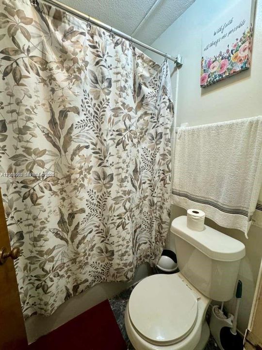 For Sale: $125,000 (1 beds, 1 baths, 800 Square Feet)