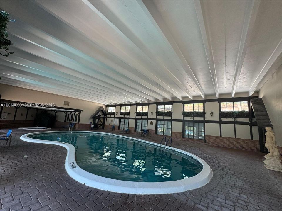 For Sale: $125,000 (1 beds, 1 baths, 800 Square Feet)