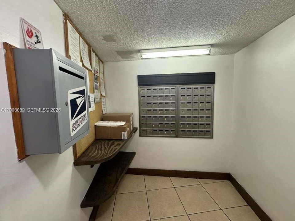 For Sale: $125,000 (1 beds, 1 baths, 800 Square Feet)