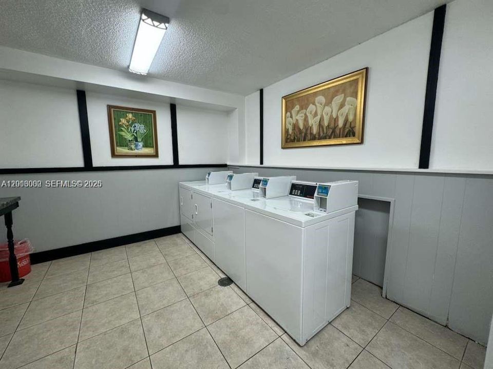 For Sale: $125,000 (1 beds, 1 baths, 800 Square Feet)