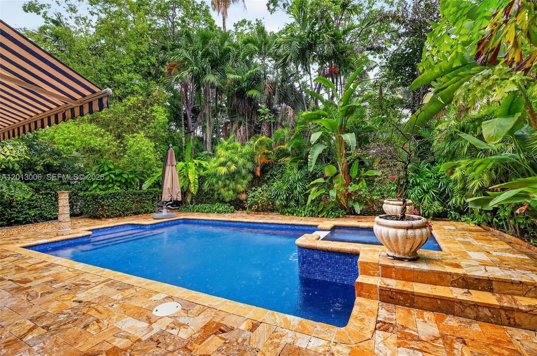 For Sale: $4,395,000 (6 beds, 4 baths, 4334 Square Feet)