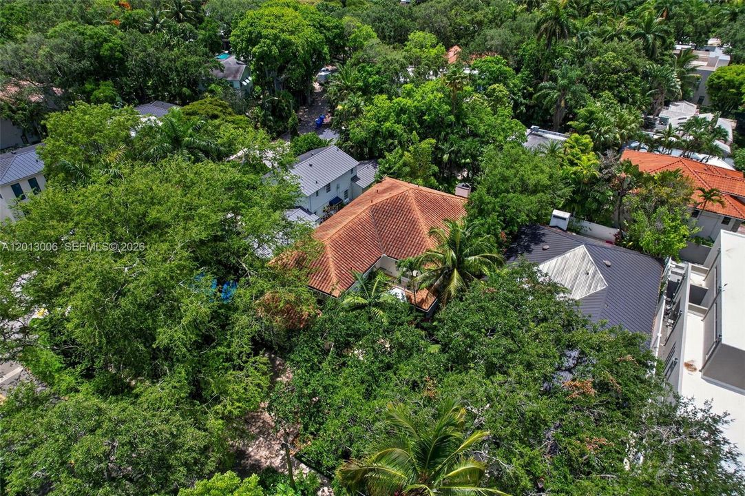 For Sale: $4,395,000 (6 beds, 4 baths, 4334 Square Feet)